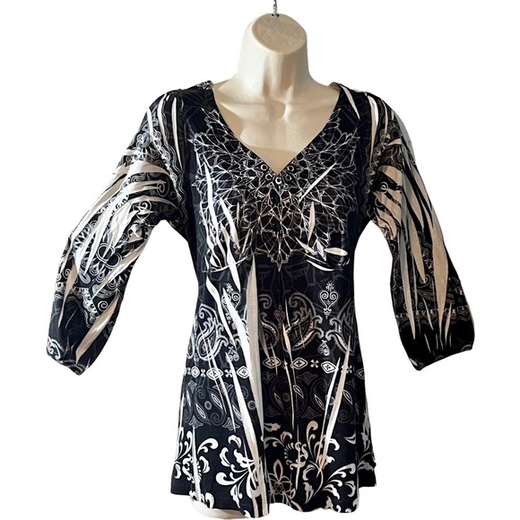 Ladies Energe medium black and white design short tunic,dress or top on most - Picture 5 of 15
